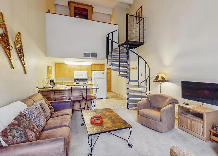 Summit House East 112 Apartment